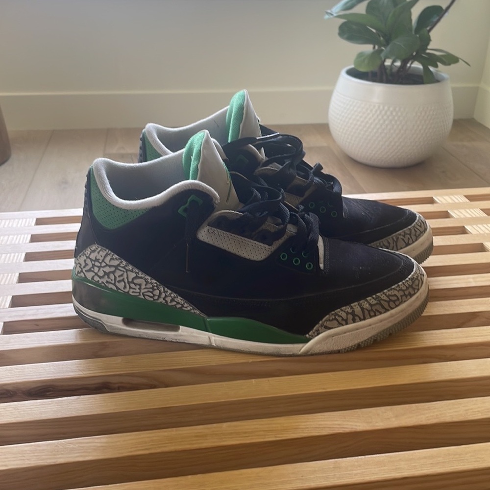 Jordan 3 retro pine green   RETAIL:190  RESELL:235
